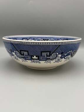 Blue Willow Transferware Deep Serving Bowl 9.75” Blue White Chinoiserie